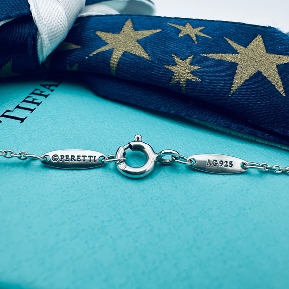 Tiffany & Co. Round Disc Snowflake Obsidian Necklace with PACKAGING - Picture 6 of 9